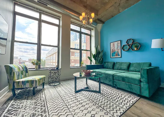 Mccormick Place City With View 2Br-2Ba With Optional Parking That Sleeps Up To 8