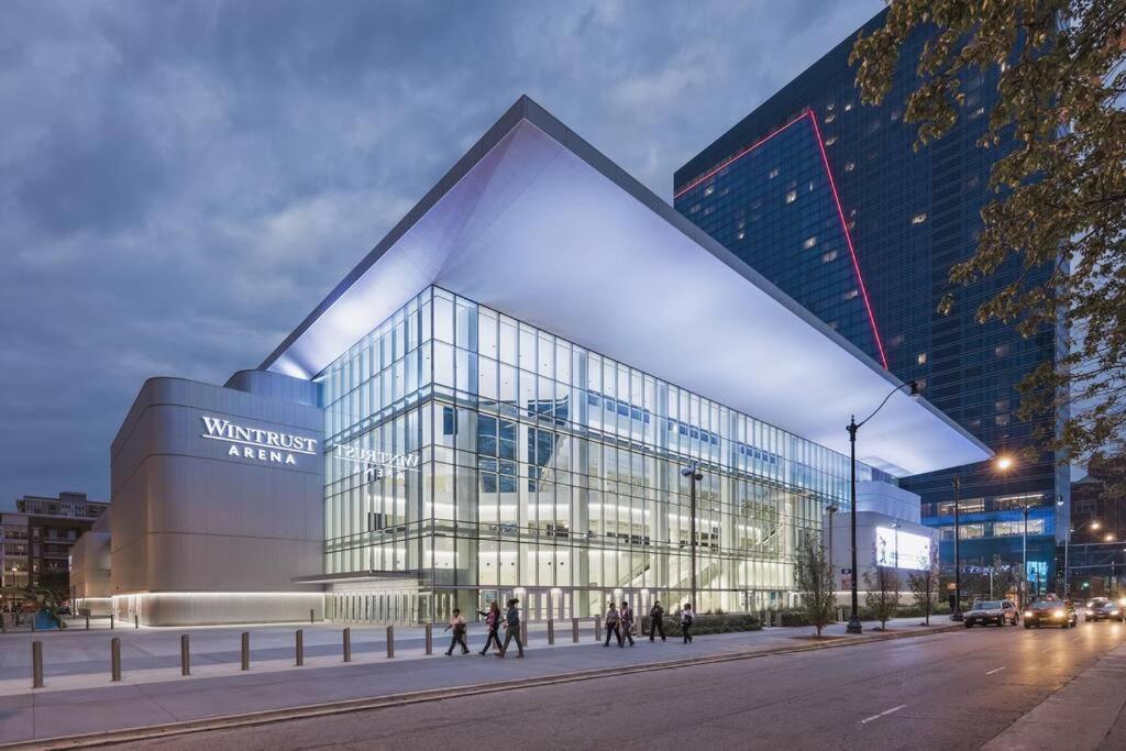 Mccormick Place With View 2br-2ba With Optional Parking That Sleeps Up To 8 *