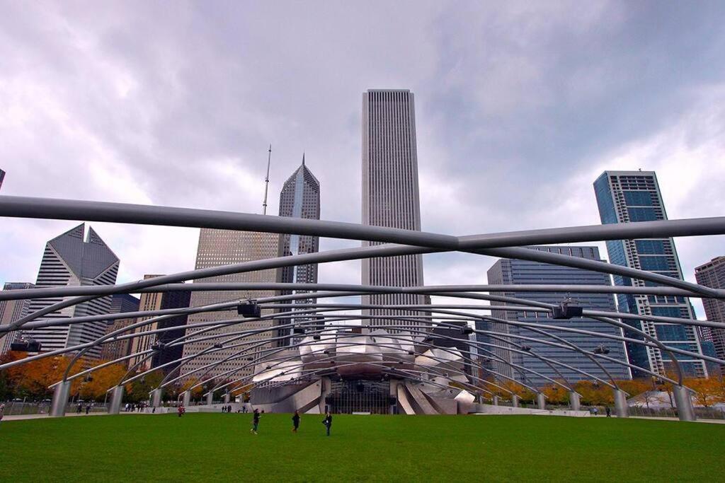 Mccormick Place With View 2br-2ba With Optional Parking That Sleeps Up To 8 *