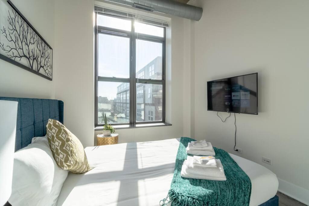 Mccormick Place With View 2br-2ba With Optional Parking That Sleeps Up To 8 *