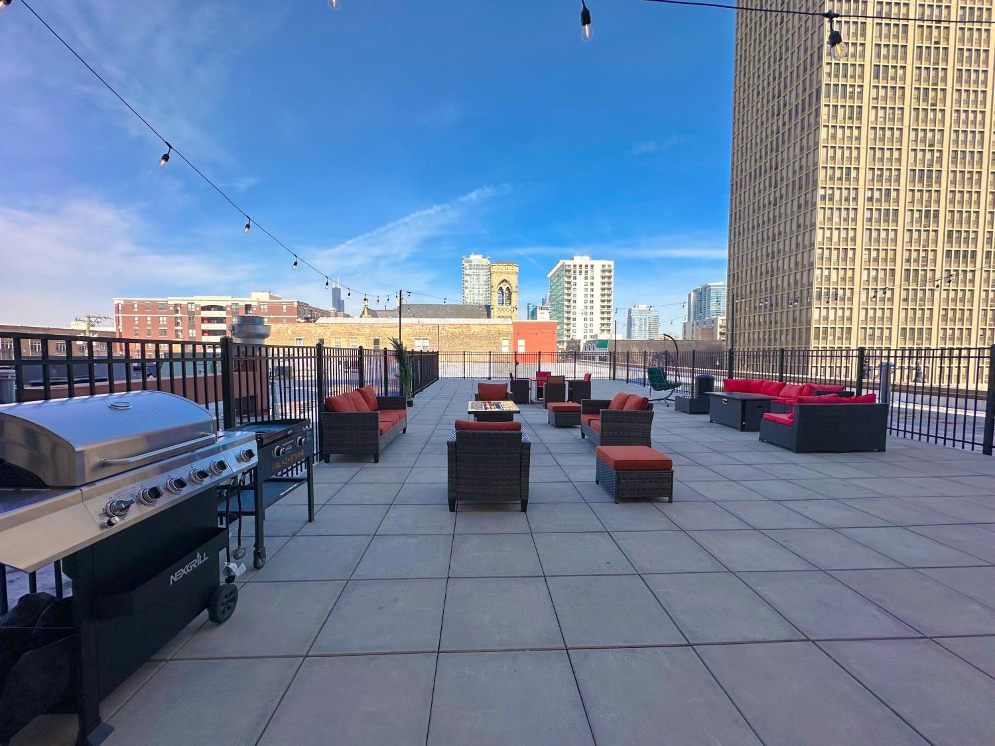 Apartment Mccormick Place With View 2br-2ba With Optional Parking That Sleeps Up To 8 Chicago