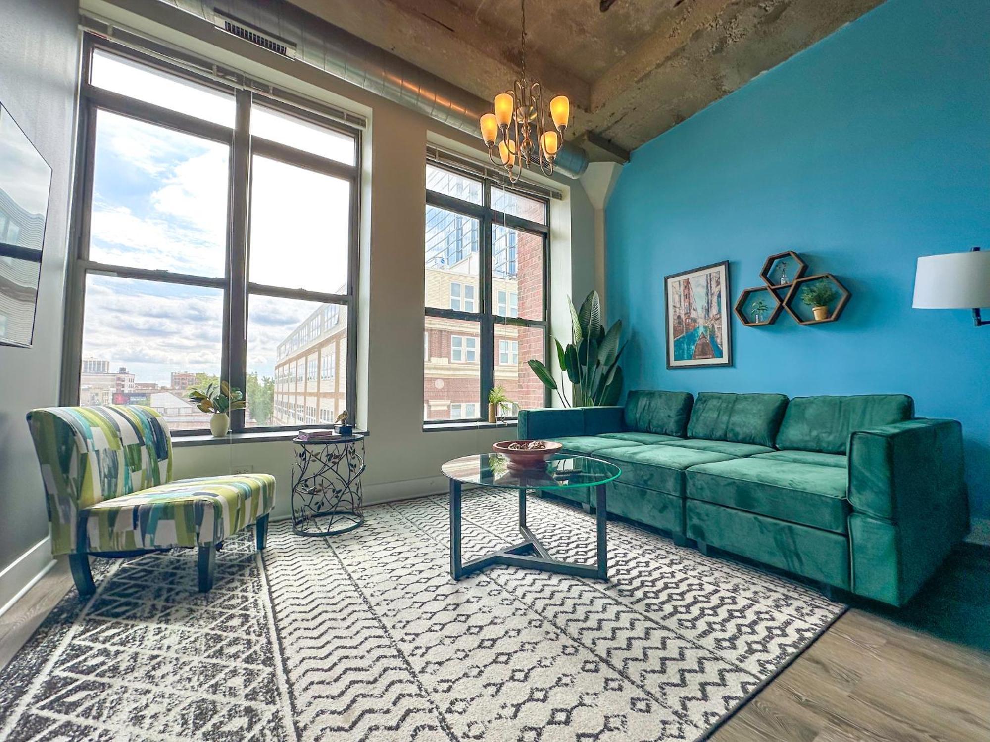 Apartment Mccormick Place With View 2br-2ba With Optional Parking That Sleeps Up To 8 *